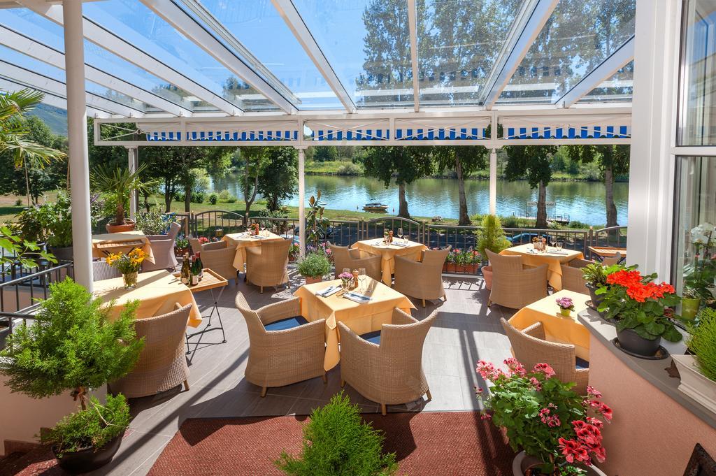 Hotel Zur Traube Uerzig Exterior photo